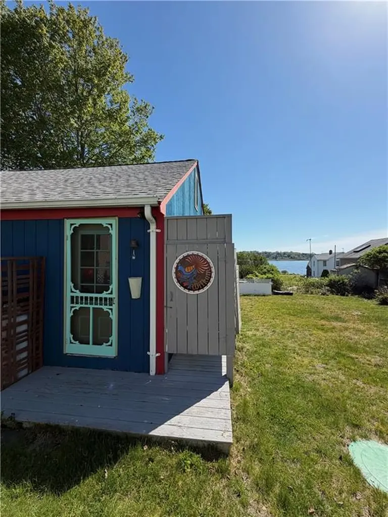 0 Beach Road Portsmouth RI 02871