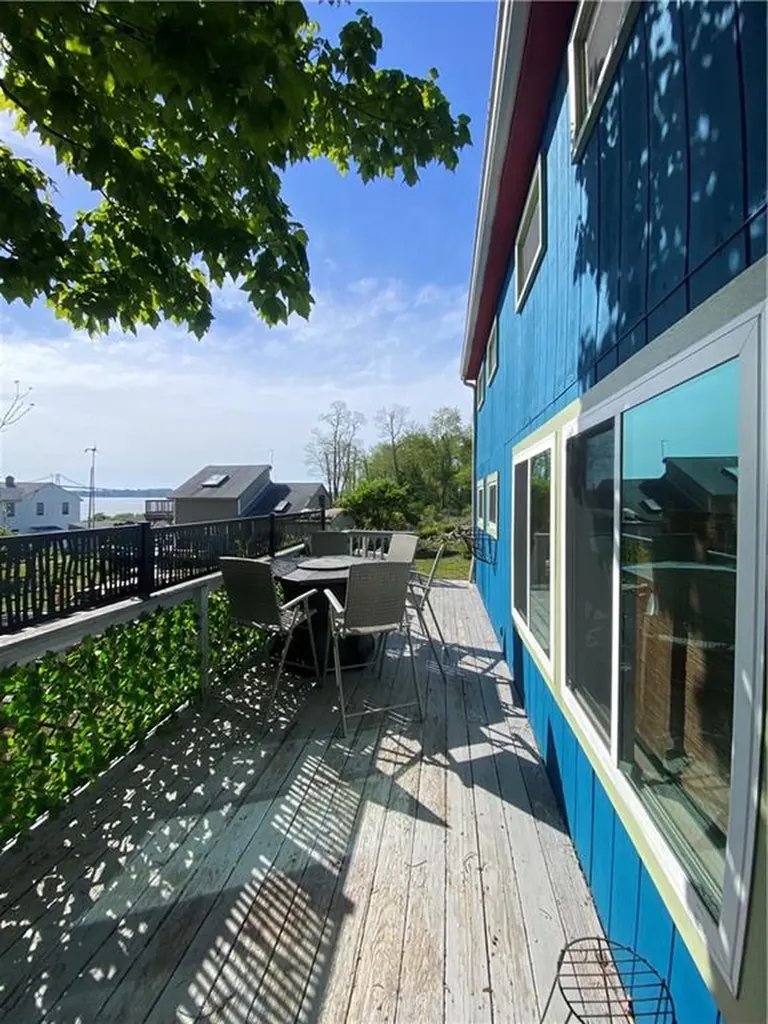 0 Beach Road Portsmouth RI 02871
