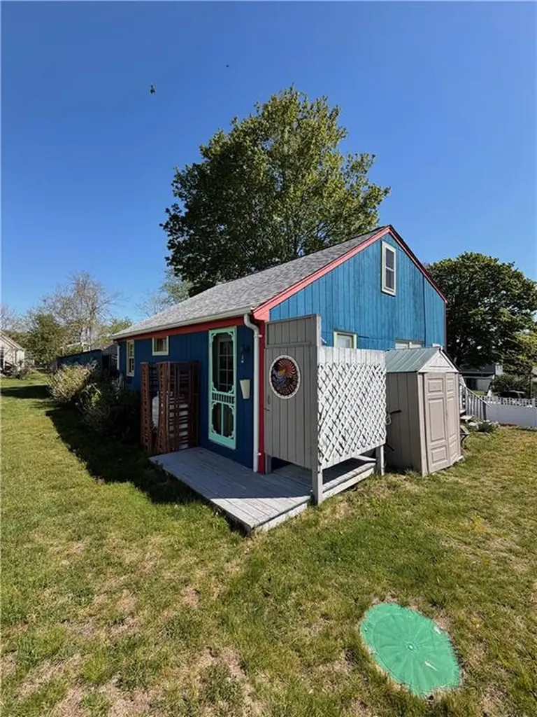 0 Beach Road Portsmouth RI 02871