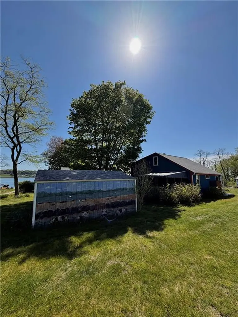 0 Beach Road Portsmouth RI 02871