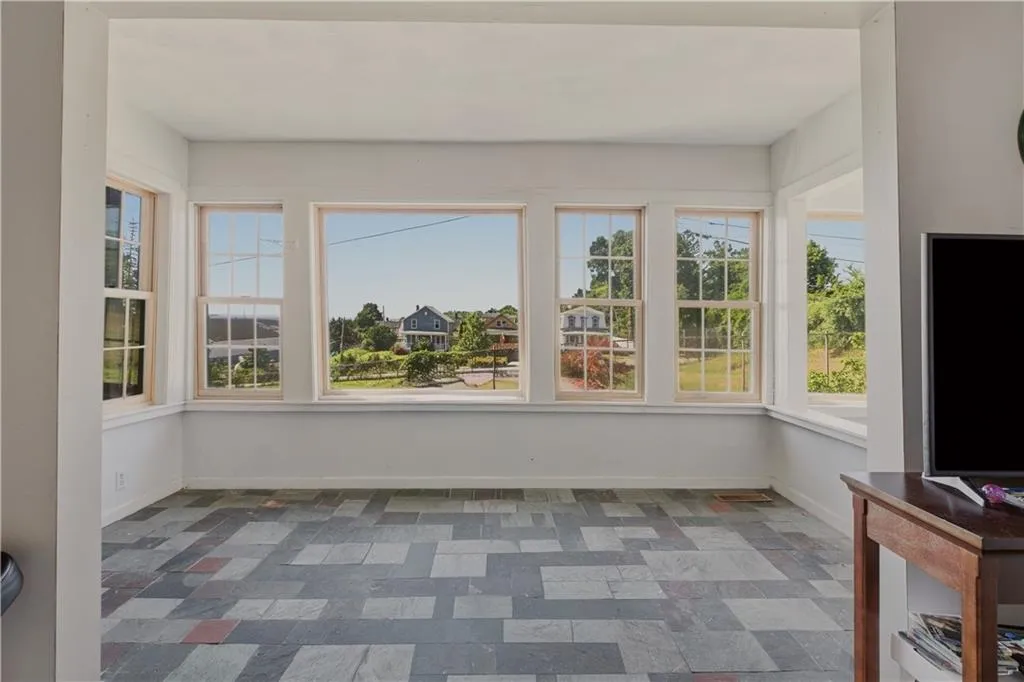 95 Bay View Avenue Cranston RI 02905