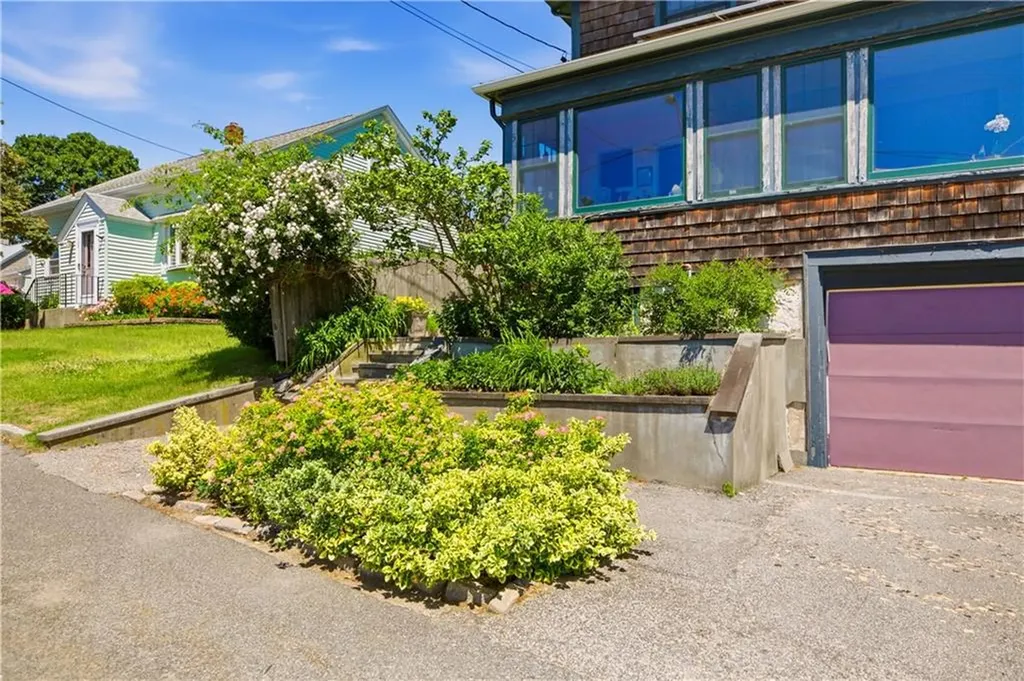 95 Bay View Avenue Cranston RI 02905
