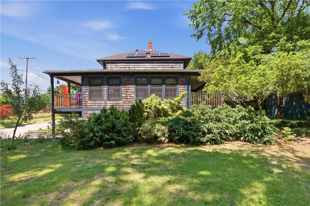 95 Bay View Avenue Cranston RI 02905