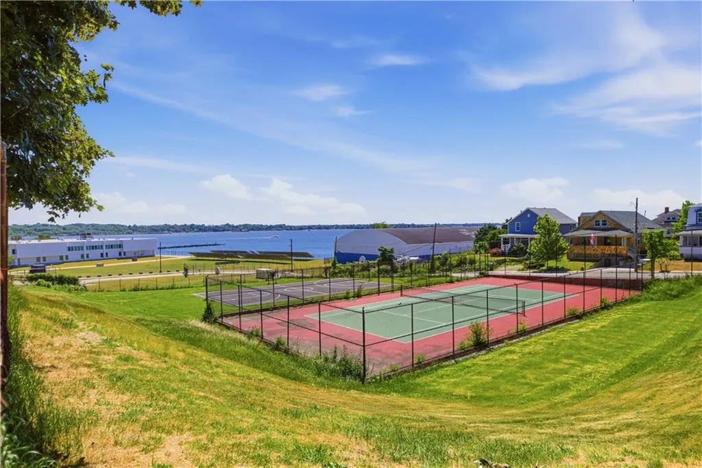 95 Bay View Avenue Cranston RI 02905