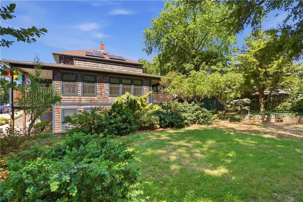 95 Bay View Avenue Cranston RI 02905