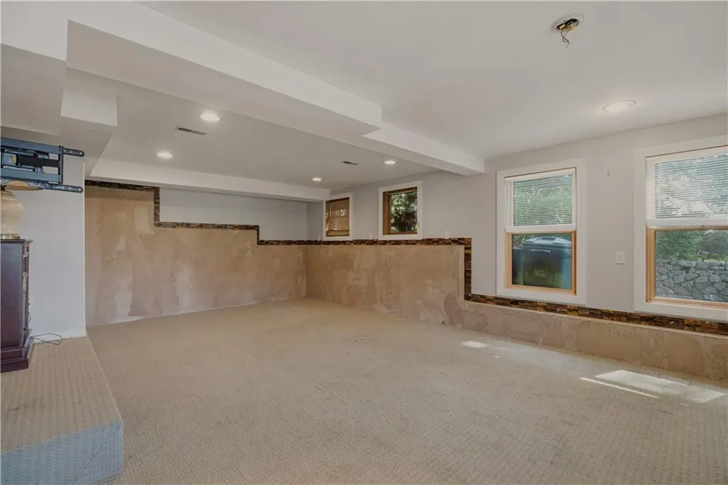 95 Bay View Avenue Cranston RI 02905