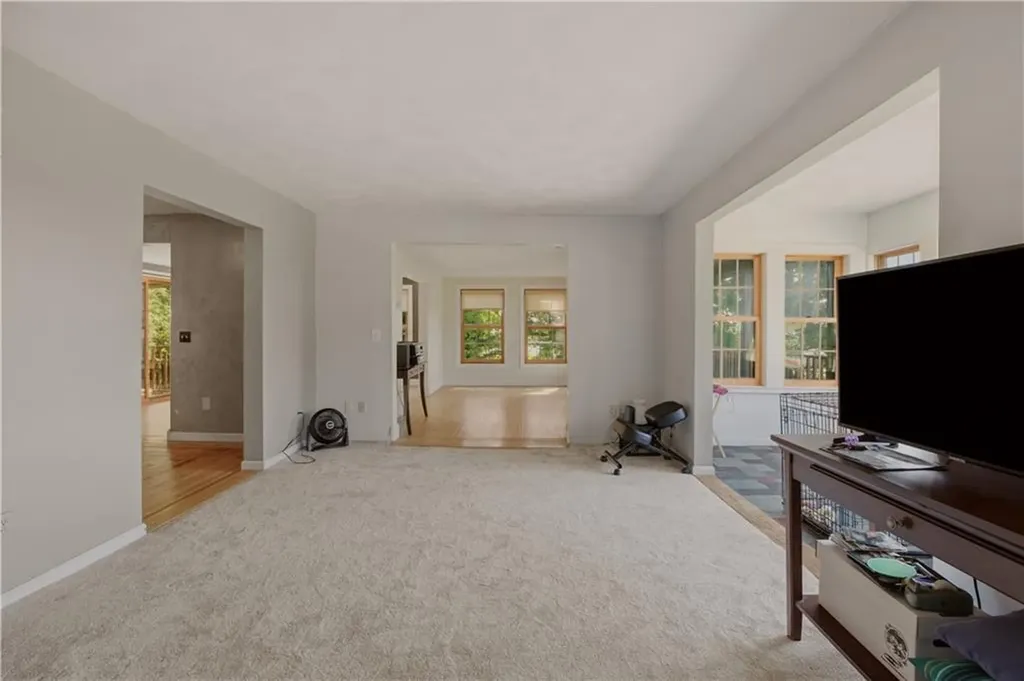 95 Bay View Avenue Cranston RI 02905