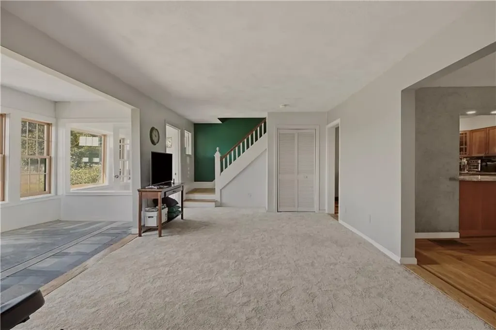 95 Bay View Avenue Cranston RI 02905