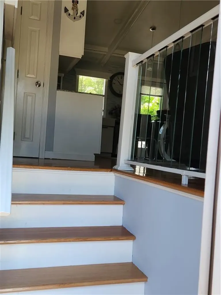 75 Chiswick Road Warwick RI 02889