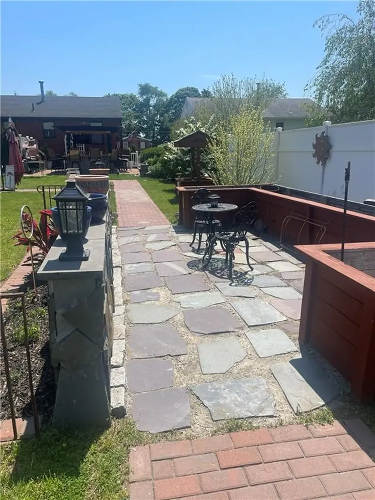 75 Chiswick Road Warwick RI 02889