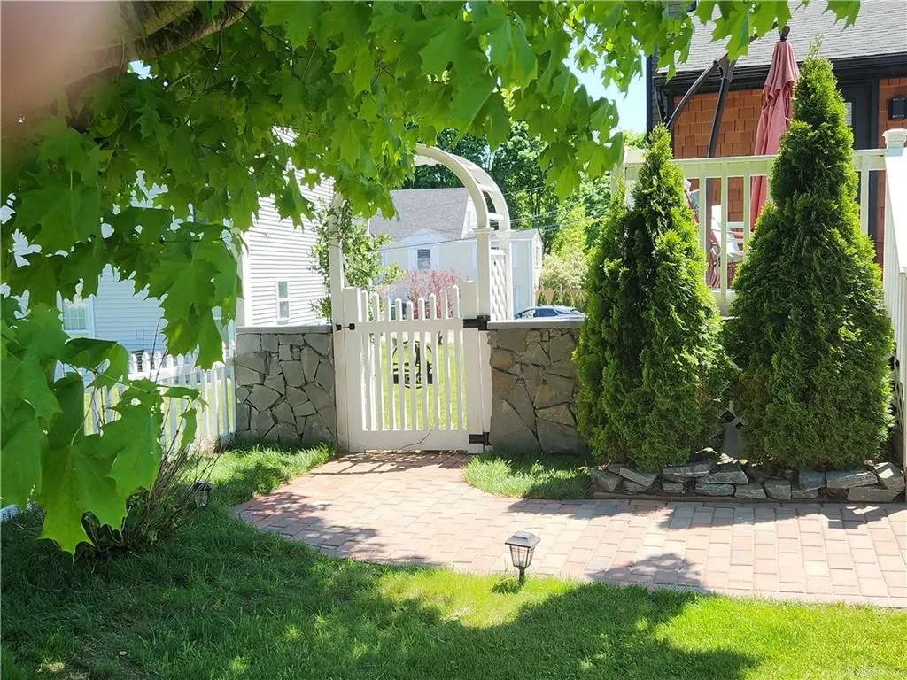 75 Chiswick Road Warwick RI 02889