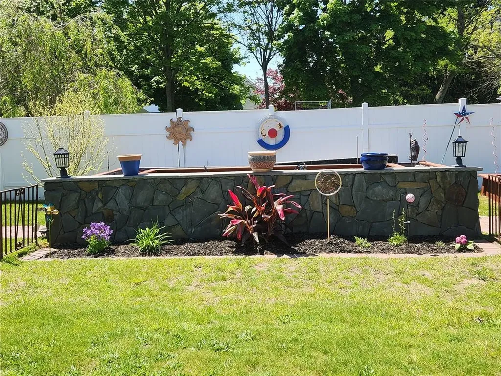 75 Chiswick Road Warwick RI 02889