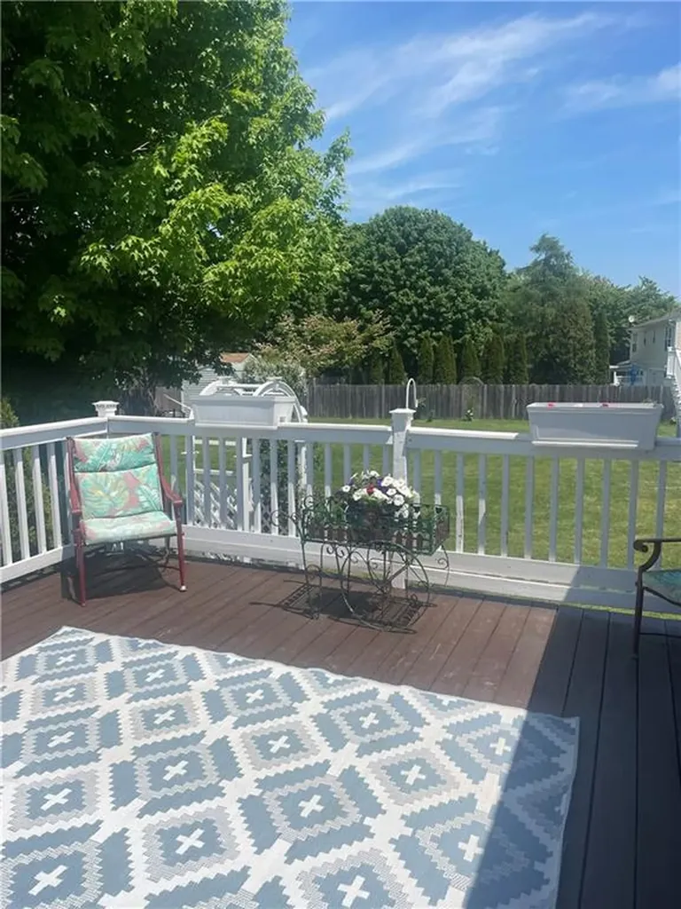 75 Chiswick Road Warwick RI 02889