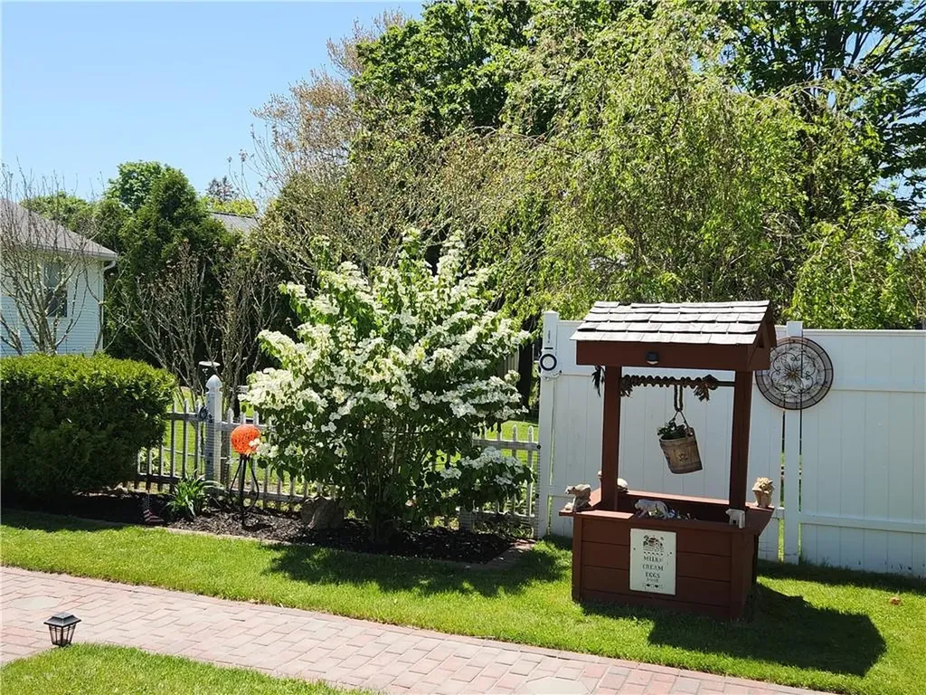 75 Chiswick Road Warwick RI 02889