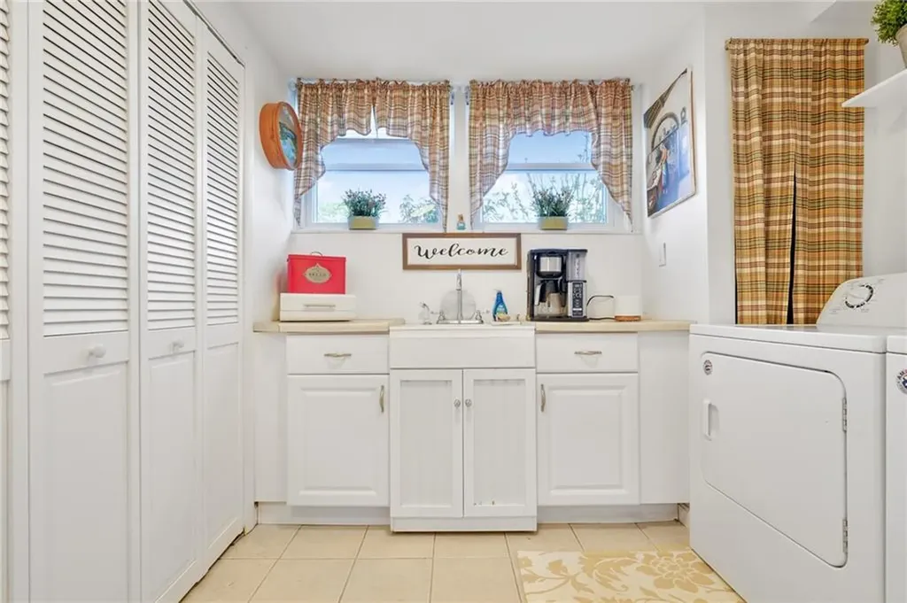 1 Pinehurst Road East Providence RI 02915