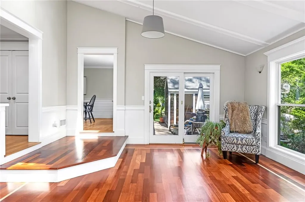 47 Meadowbrook Drive Barrington RI 02806