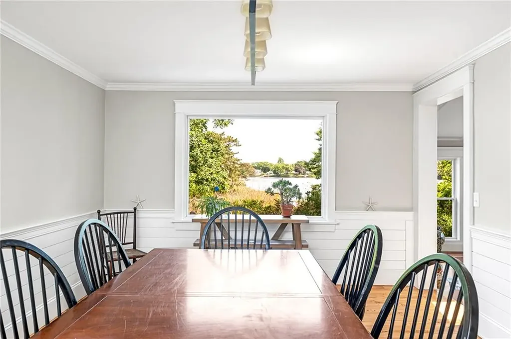 47 Meadowbrook Drive Barrington RI 02806