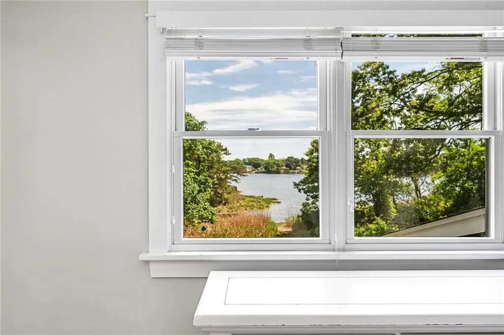 47 Meadowbrook Drive Barrington RI 02806