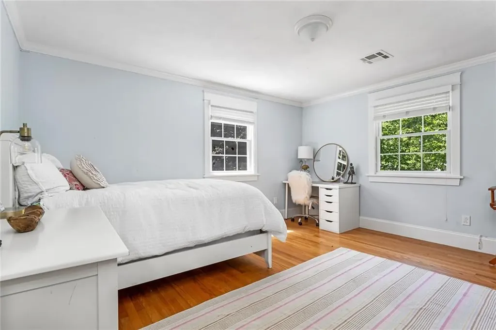 47 Meadowbrook Drive Barrington RI 02806