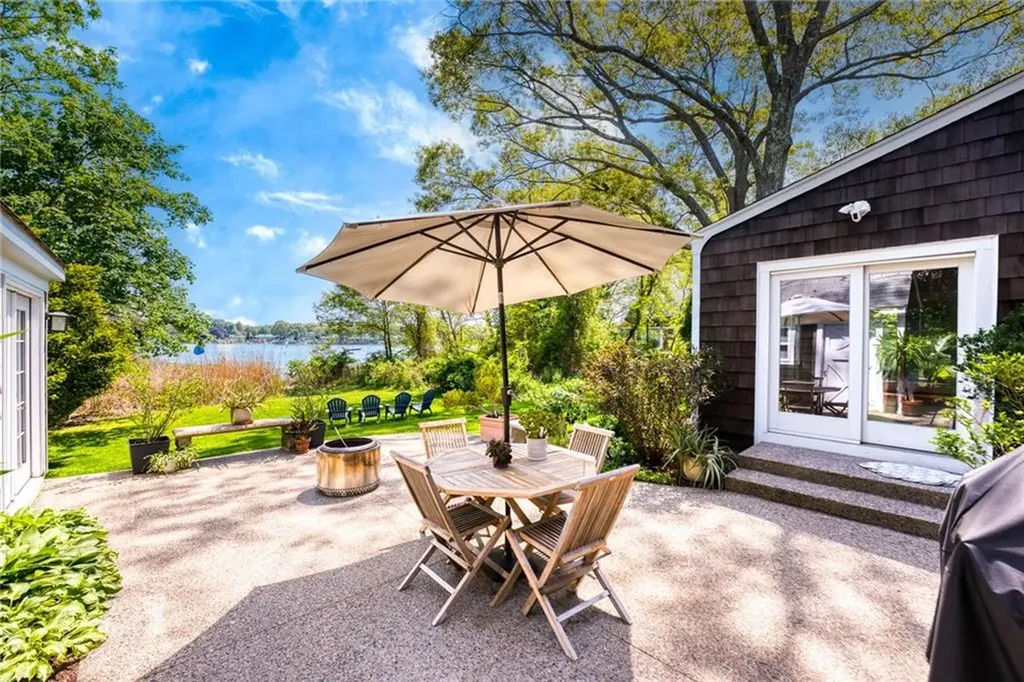 47 Meadowbrook Drive Barrington RI 02806