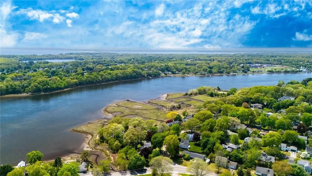 47 Meadowbrook Drive Barrington RI 02806