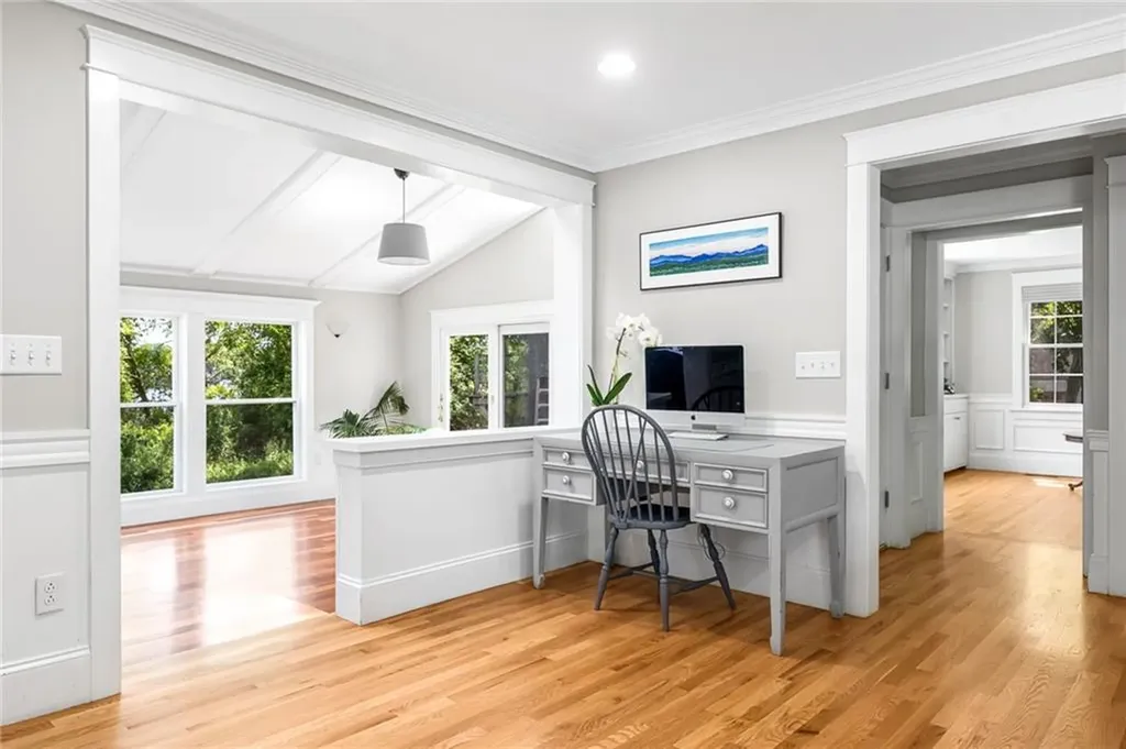 47 Meadowbrook Drive Barrington RI 02806