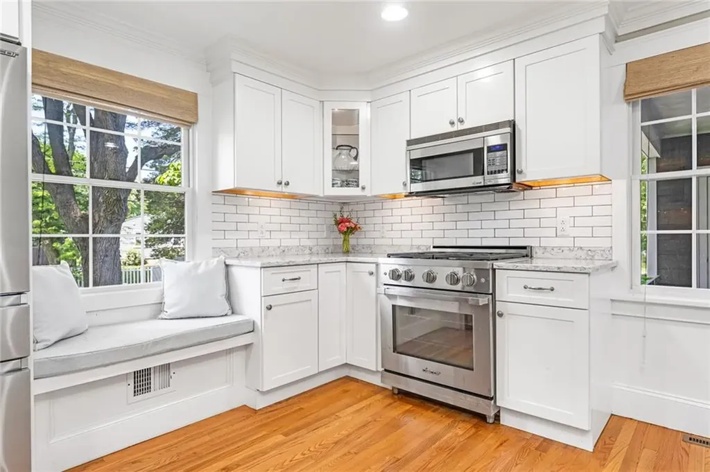 47 Meadowbrook Drive Barrington RI 02806