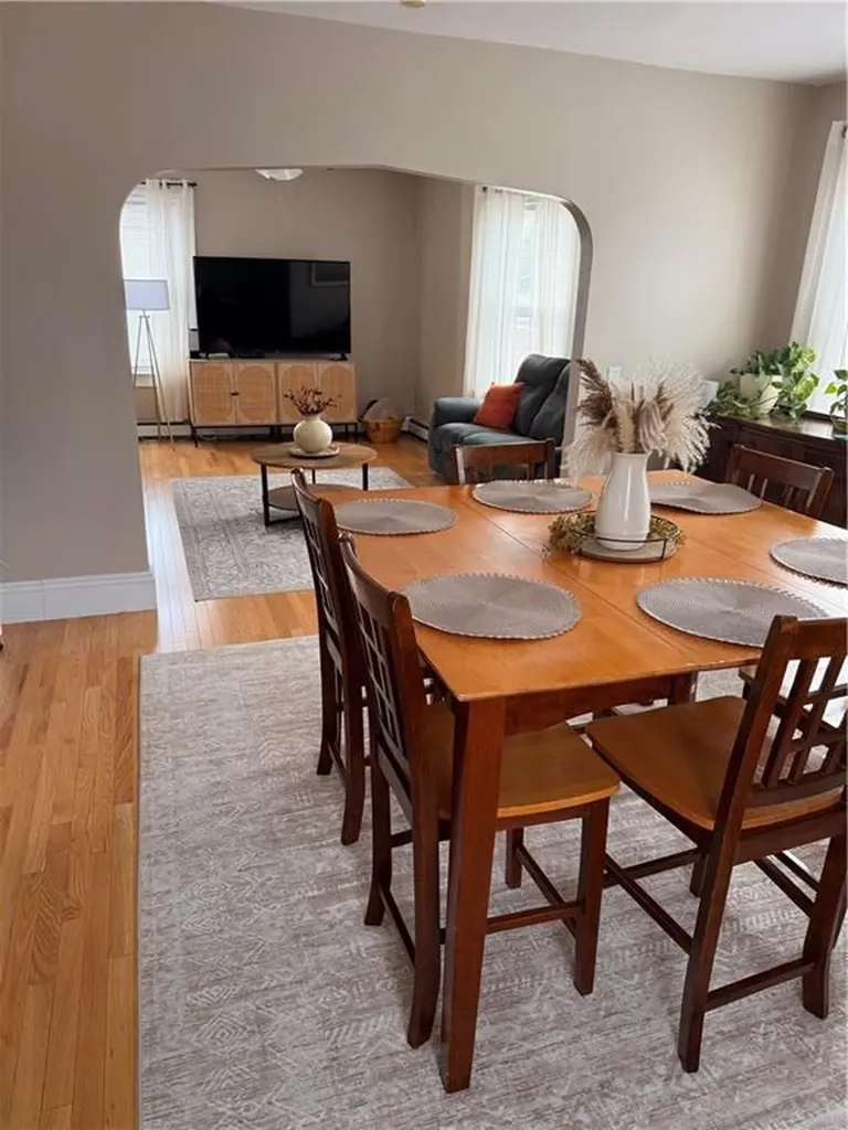 1289 Cranston Street Cranston RI 02920