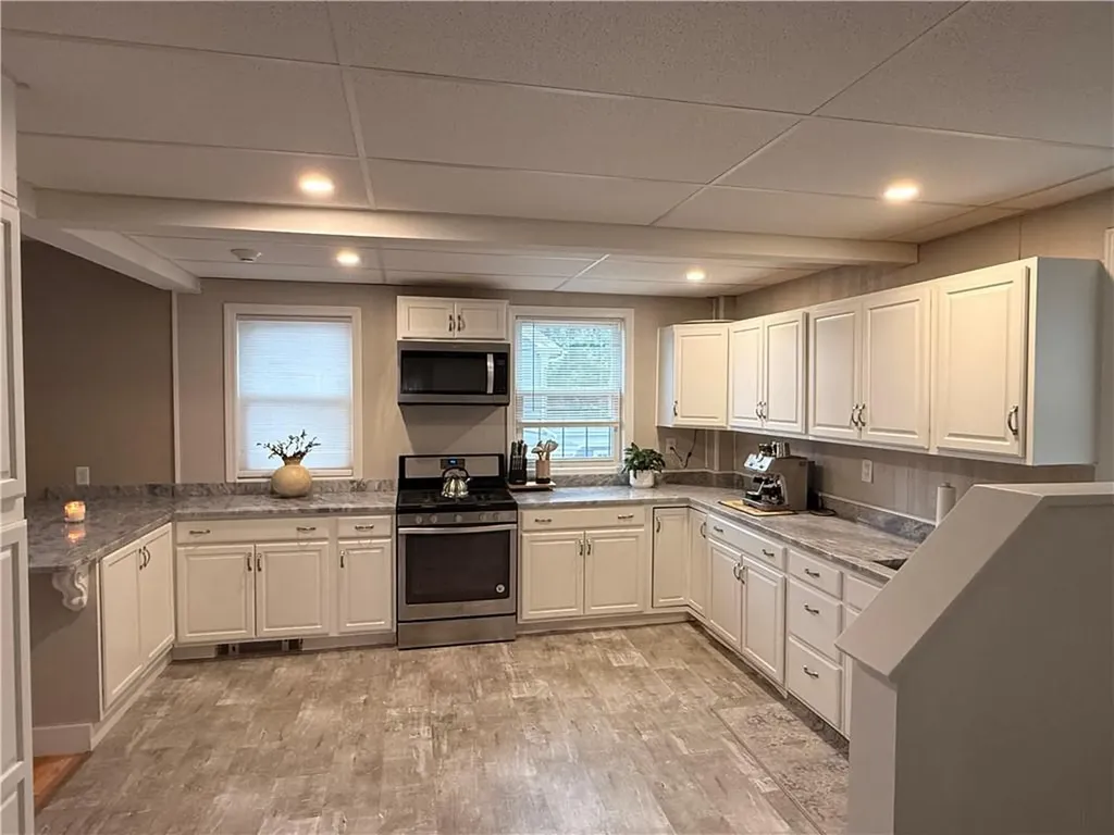 1289 Cranston Street Cranston RI 02920