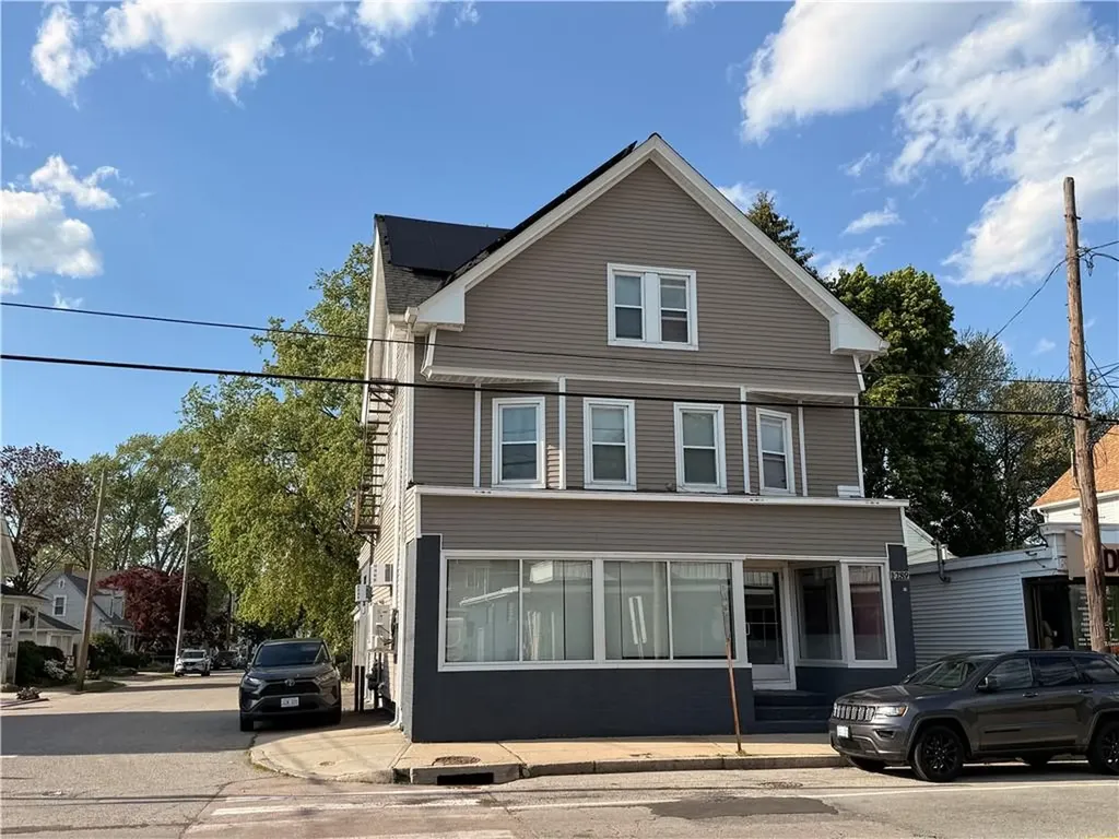 1289 Cranston Street Cranston RI 02920