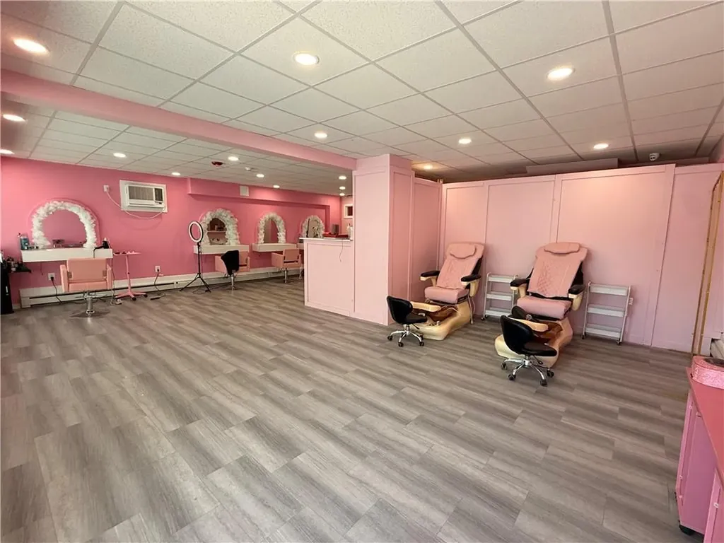 1289 Cranston Street Cranston RI 02920