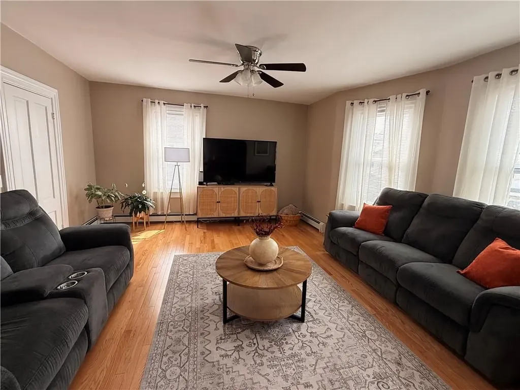 1289 Cranston Street Cranston RI 02920