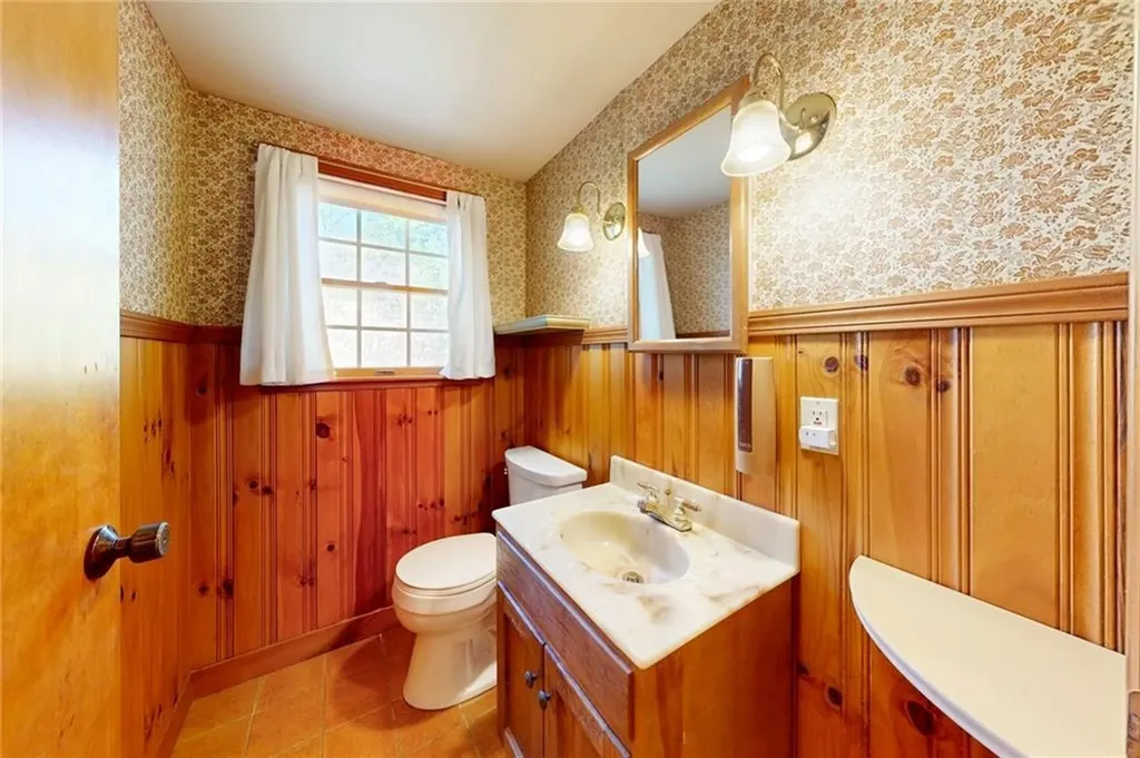 43 Cowesett Road Warwick RI 02886