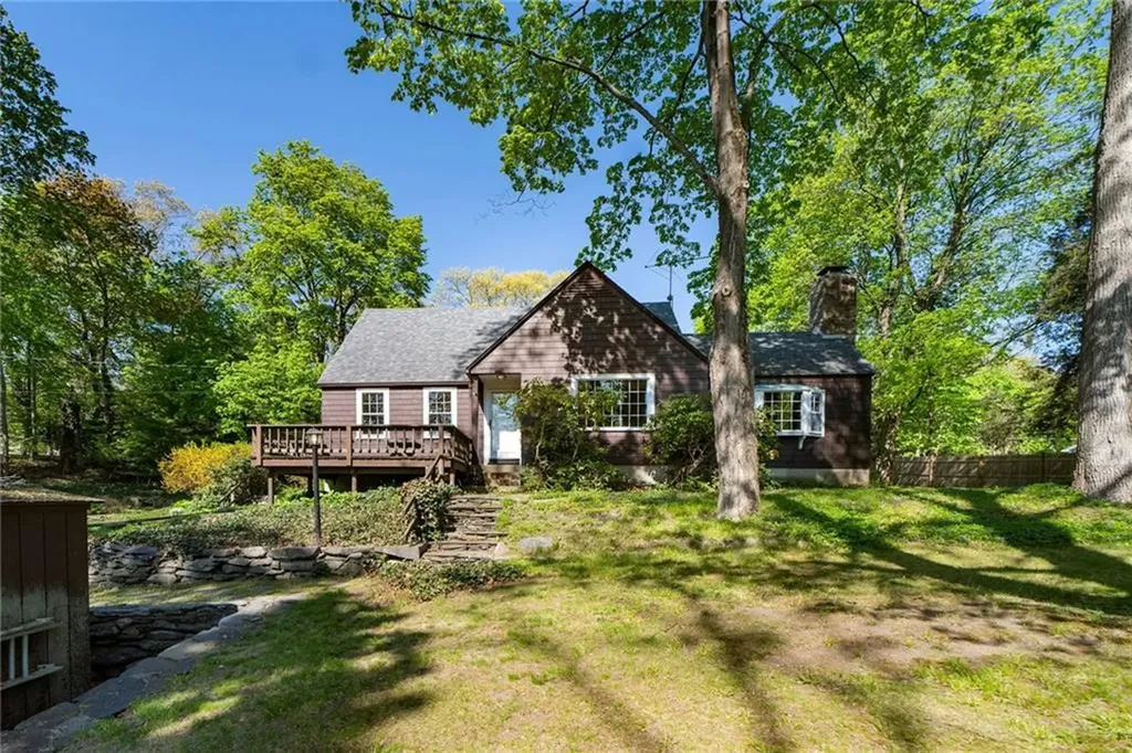 43 Cowesett Road Warwick RI 02886