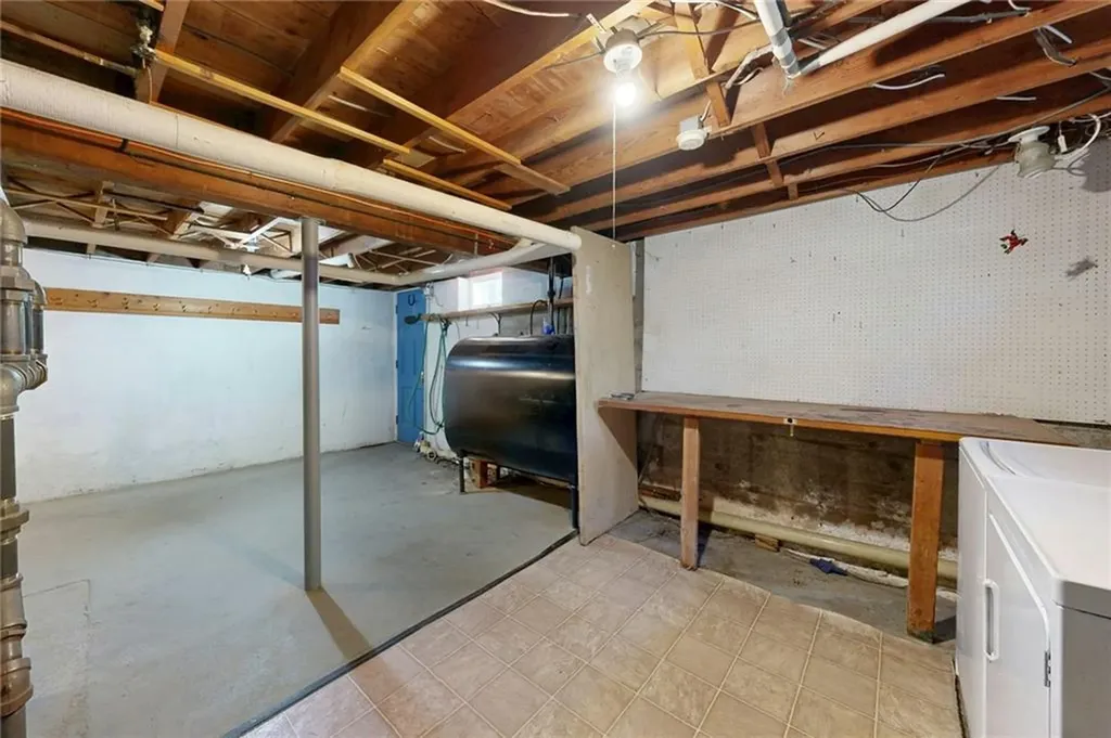 43 Cowesett Road Warwick RI 02886