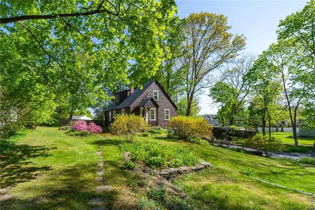 43 Cowesett Road Warwick RI 02886