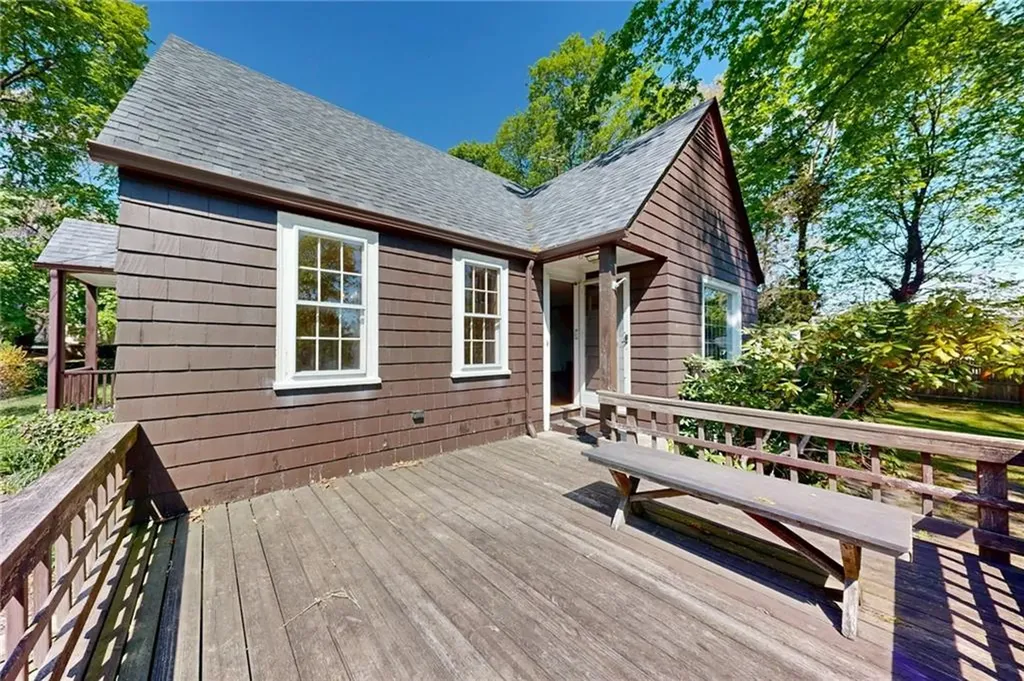 43 Cowesett Road Warwick RI 02886