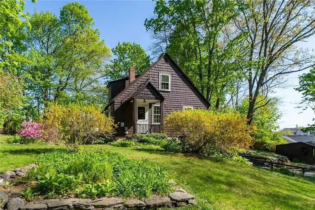 43 Cowesett Road Warwick RI 02886