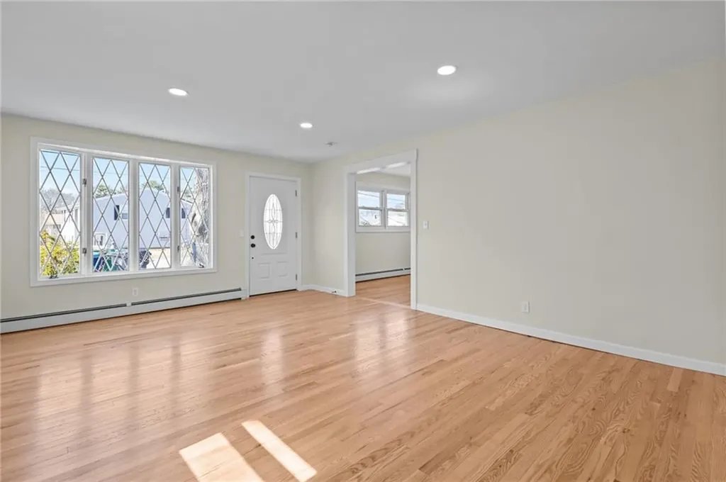 176 Horse Neck Road Warwick RI 02889