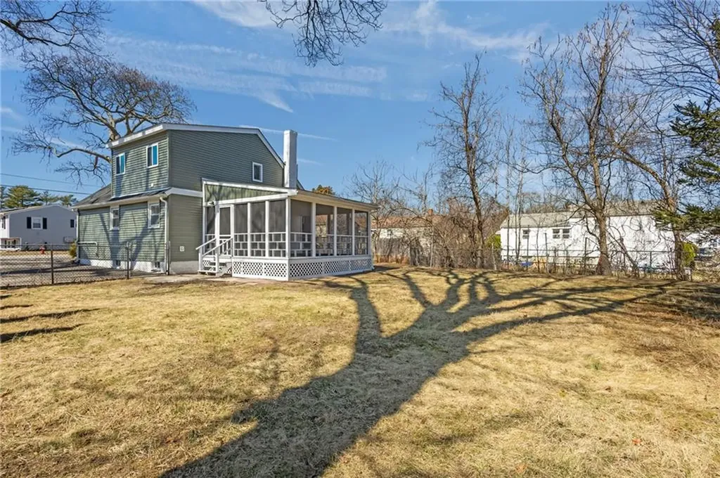 176 Horse Neck Road Warwick RI 02889