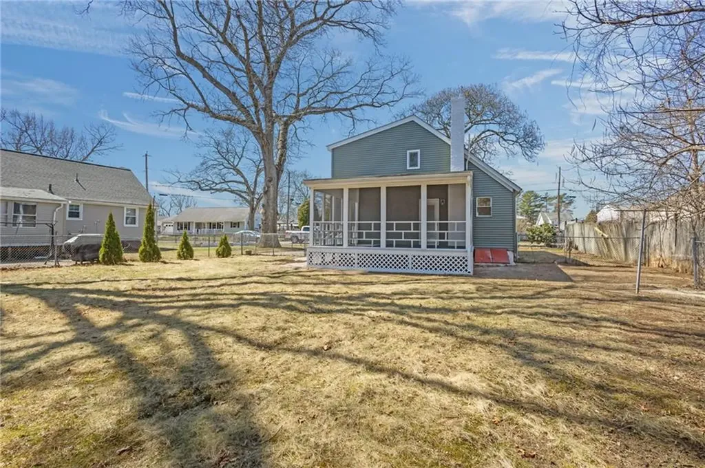 176 Horse Neck Road Warwick RI 02889