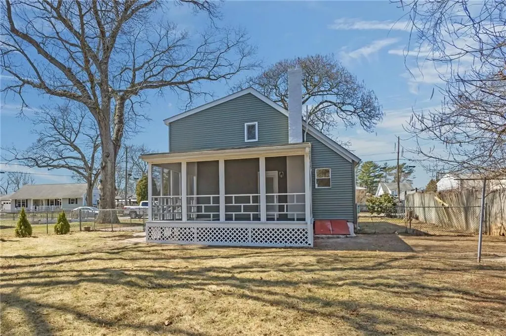176 Horse Neck Road Warwick RI 02889
