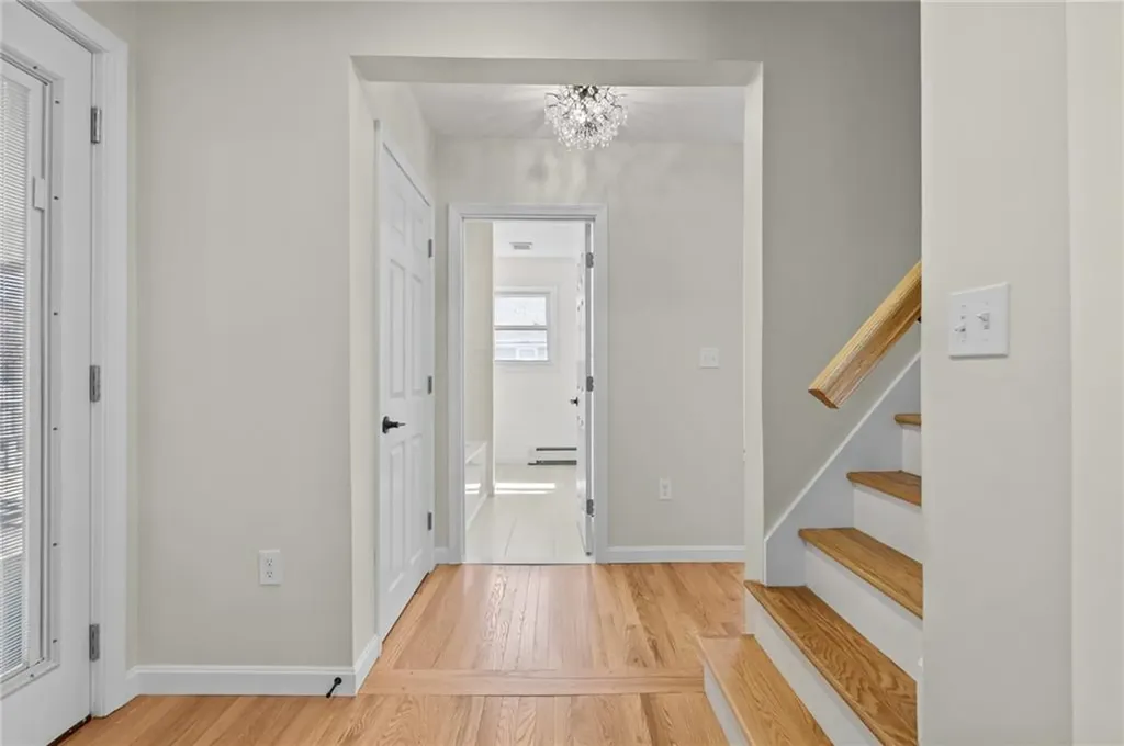176 Horse Neck Road Warwick RI 02889