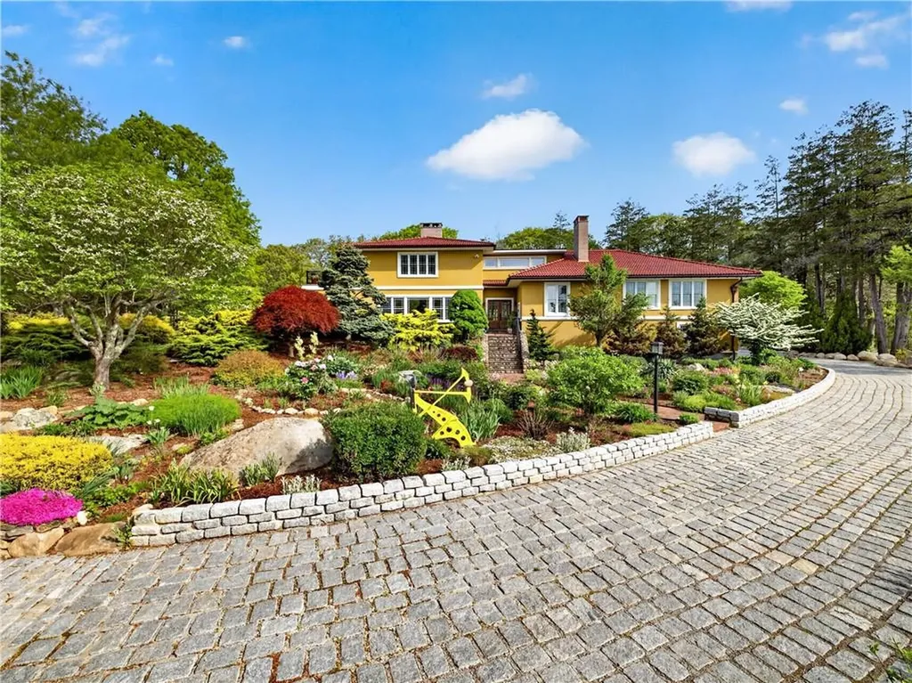 325 Post Road Westerly RI 02891