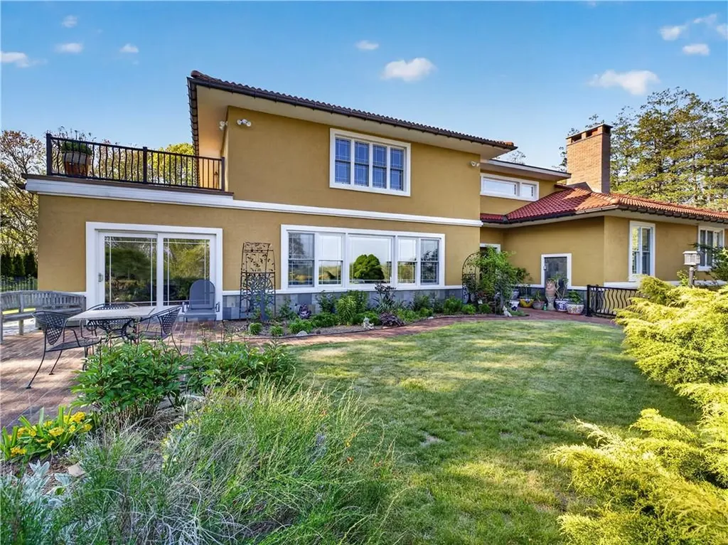 325 Post Road Westerly RI 02891