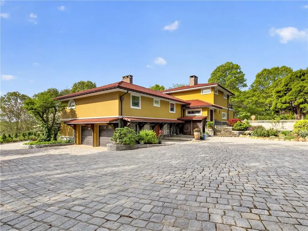 325 Post Road Westerly RI 02891