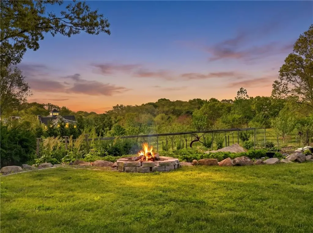 325 Post Road Westerly RI 02891