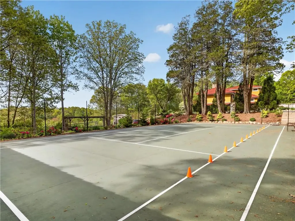 325 Post Road Westerly RI 02891