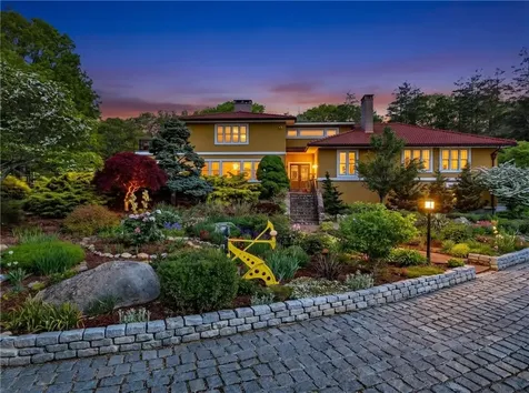 325 Post Road Westerly RI 02891