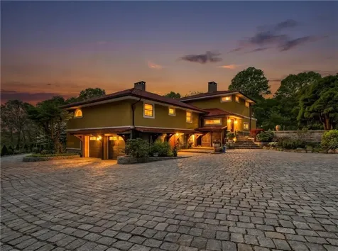 325 Post Road Westerly RI 02891